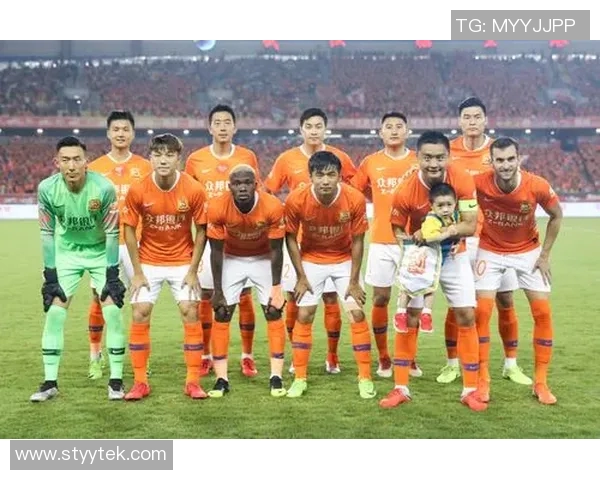 佳兆业与绿地申花的激烈对决展现中超联赛的竞争魅力与球队实力较量