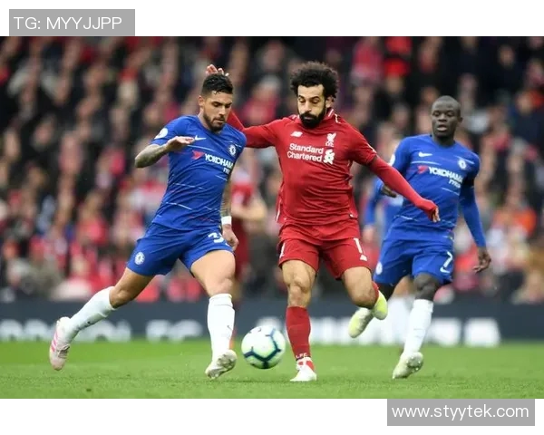 凯恩的足球传奇之路：从天才少年到世界顶级前锋的成长历程