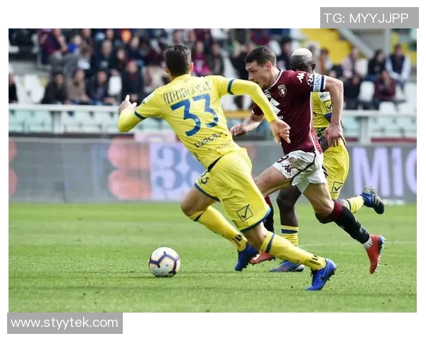 切沃与卡利亚的精彩对决揭示意甲联赛的激烈竞争与球队实力较量 切沃与卡利亚的精彩对决揭示意甲联赛的激烈竞争与球队实力较量