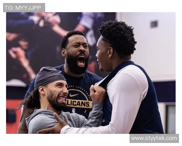 勇士与灰熊激战正酣虎扑热议赛场精彩瞬间与球员表现 勇士与灰熊激战正酣虎扑热议赛场精彩瞬间与球员表现