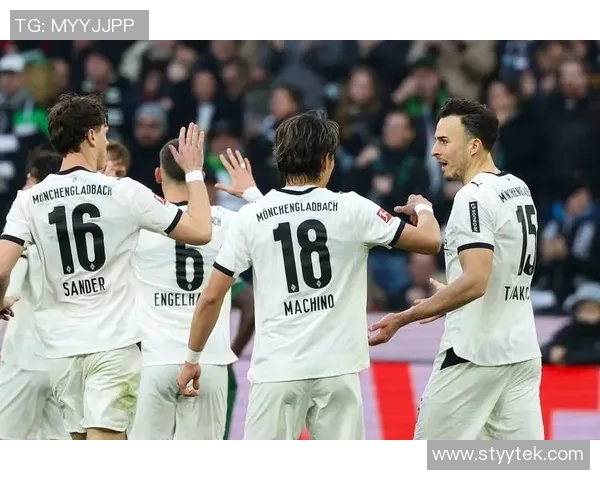 堵塞多夫与门兴的激烈对决谁能在德甲赛场中笑到最后 堵塞多夫与门兴的激烈对决谁能在德甲赛场中笑到最后