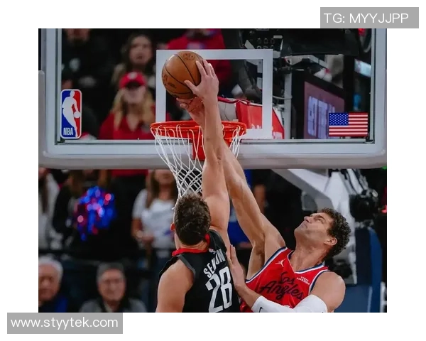 快船与勇士激战回顾精彩瞬间1月1日比赛录像分析