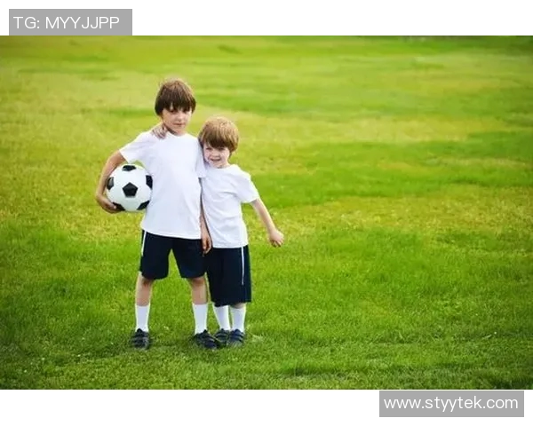 李晓旭的成长之路:从青涩少年到篮球场上的闪耀明星 李晓旭的成长之路:从青涩少年到篮球场上的闪耀明星