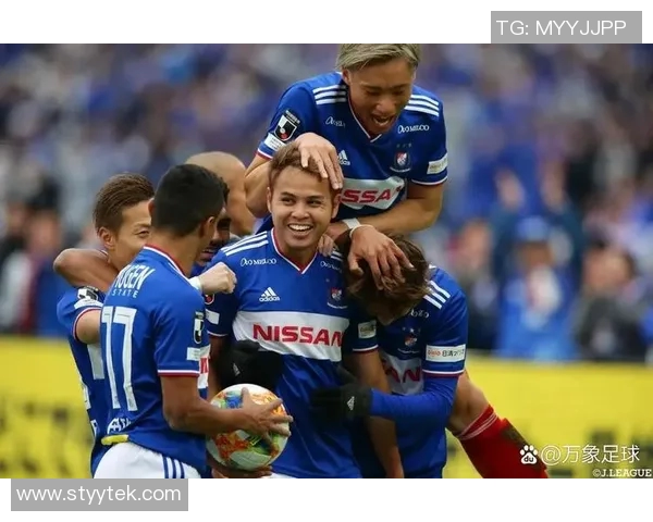 神户胜利船迎战横滨水手展现日职联赛激烈对抗与精彩瞬间