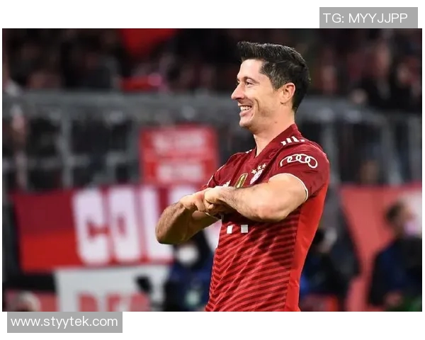 莱万重返安联球场遭拜仁球迷嘘声四起引发热议