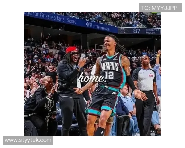 贾莫兰特带领球队奋勇争先展现篮球天赋与领导力 贾莫兰特带领球队奋勇争先展现篮球天赋与领导力