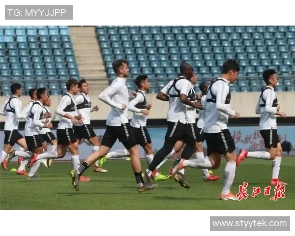 许钟豪的奋斗历程与成就探索：从平凡到卓越的成长之路