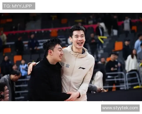 郭昊文的篮球梦想与成长之路：从青涩少年到职业球员的奋斗历程