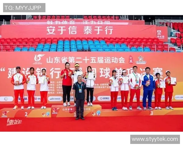 重庆网球队奋勇拼搏全国锦标赛背后的感人故事与成长历程