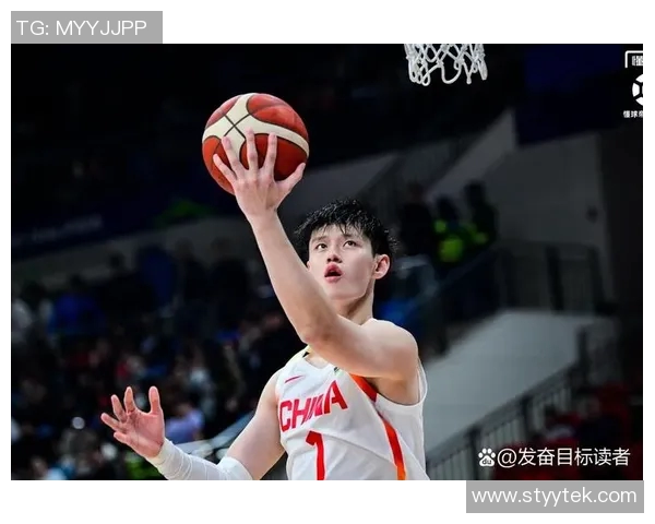 曾凡博的篮球之路:从青涩少年到职业赛场的蜕变与挑战 曾凡博的篮球之路:从青涩少年到职业赛场的蜕变与挑战